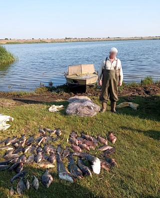 В Ровенском районе поймали двух браконьеров с сетями 