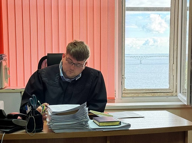 Прокуратура требует взыскать с саратовских СМИ 800 тысяч рублей 