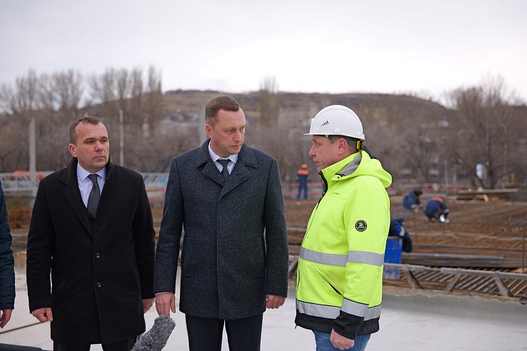 Началась бетонная заливка пролетов в рамках реконструкции путепровода на "Стрелке"