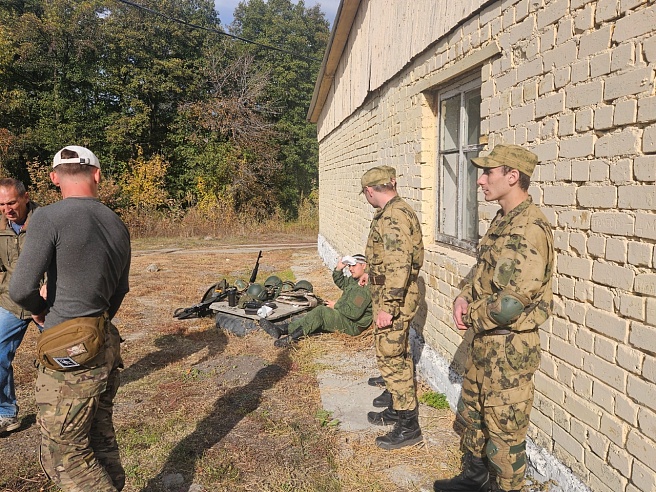 Саратовских студентов учат бросать гранаты