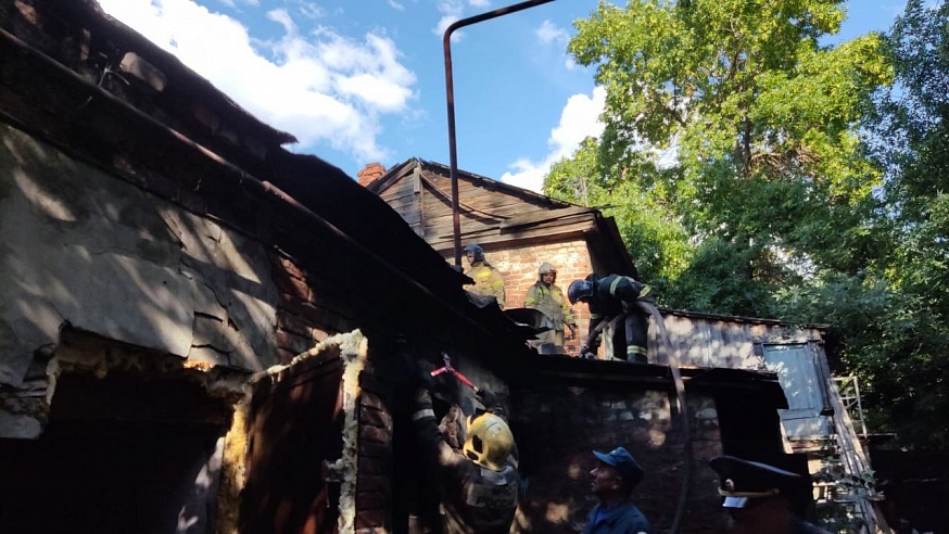 В сгоревшем доме в центре Саратова найдены трупы двух мужчин