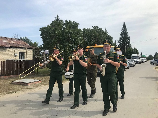 В Саратовской области провожают в последний путь героически погибших бойцов