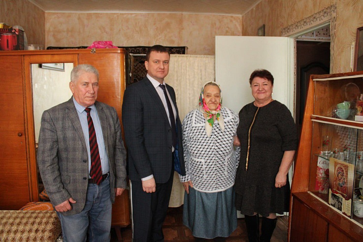 Путин поздравил саратовскую вдову ветерана ВОВ с днем рождения