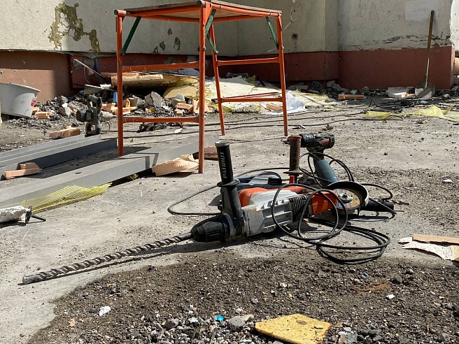 На Блинова идет укрепление дома №4 после взрыва газовоздушной смеси в доме №2