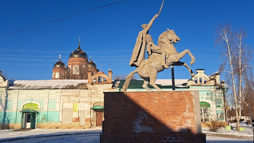 В Пугачеве отремонтируют Чапаева и его коня