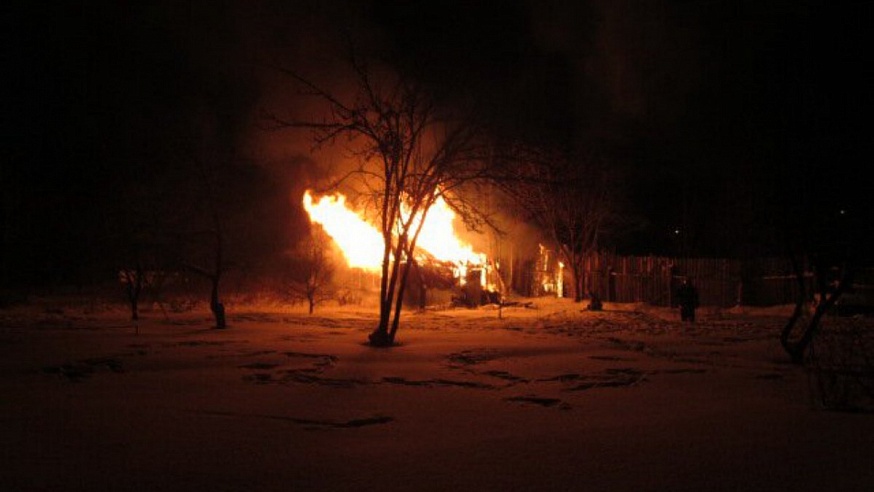 В новогоднюю ночь пожарные тушили баню