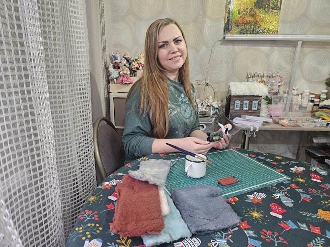 Саратовская мастерица делает грибы из ваты