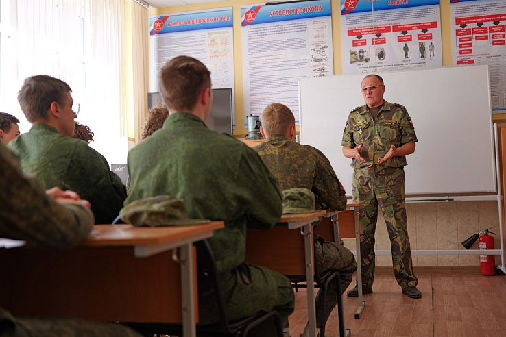 Участник программы "Наши герои" Чибисов подключится к обучению молодежи в "Авангарде"