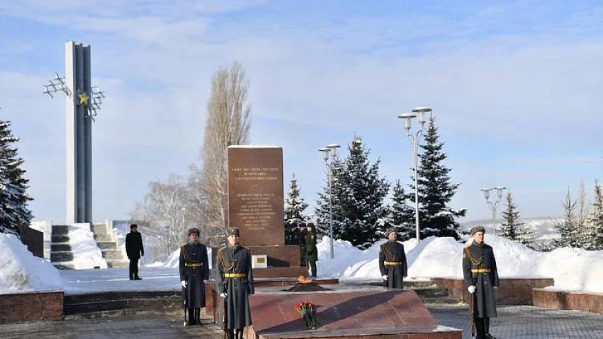 Губернатор Бусаргин почтил память земляков, погибших при исполнении воинского долга