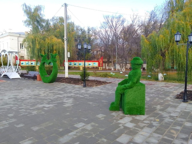 В Перелюбе благоустроили центральную площадь