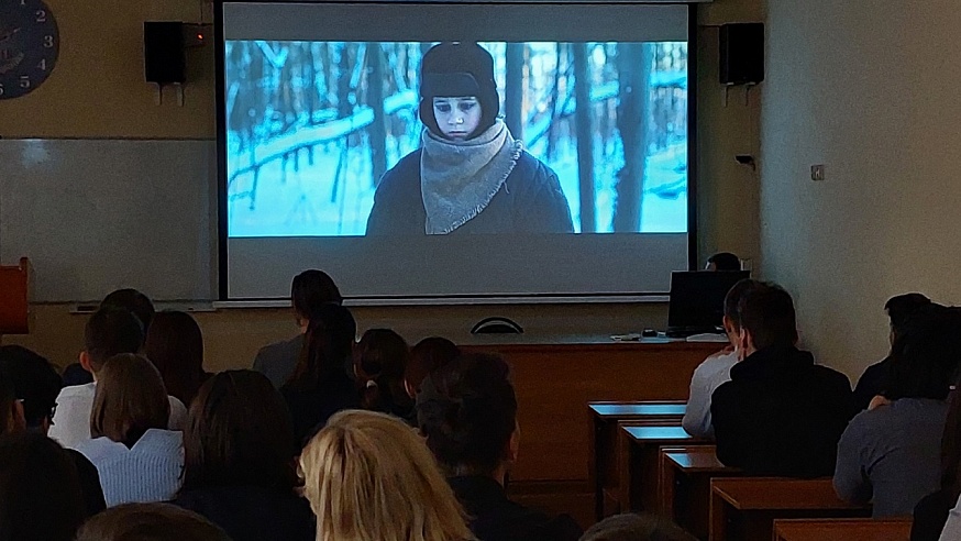 В саратовских школах между уроками устроили киносеанс