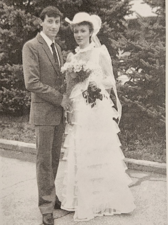 Саратовский ЗАГС рассказал о том, как поход на дискотеку в 80-х обернулся золотой свадьбой