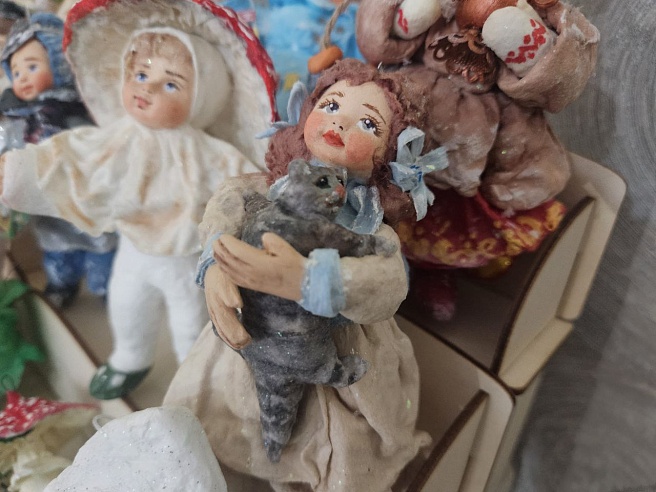 Саратовская мастерица делает грибы из ваты