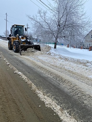 Вся снегоуборочная техника вышла сегодня на уборку дорог Саратовской области