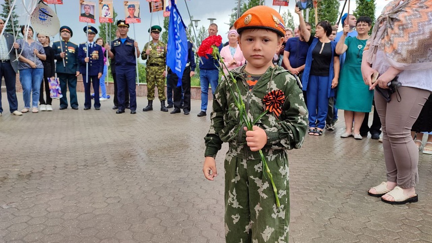 Имена погибших в ходе спецоперации на Украине военнослужащих увековечили в Саратове