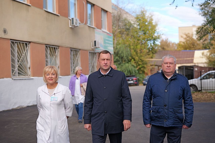 В Саратове проведено благоустройство ряда прибольничных территорий