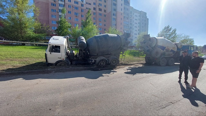 В Саратове в массовом ДТП столкнулись пять машин