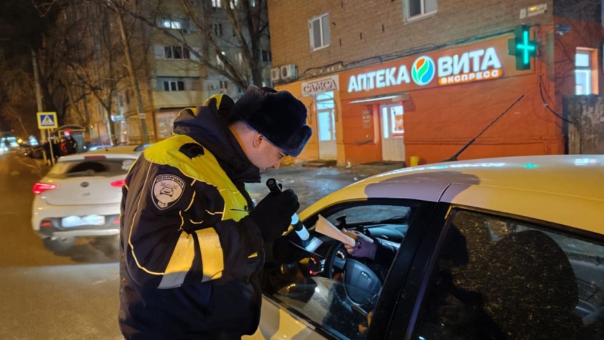 За выходные на дорогах Саратовской области выявили более 1600 нарушителей