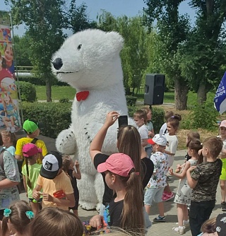 В День защиты детей прошли праздники в Саратове, Вольске, Балакове, Пугачеве