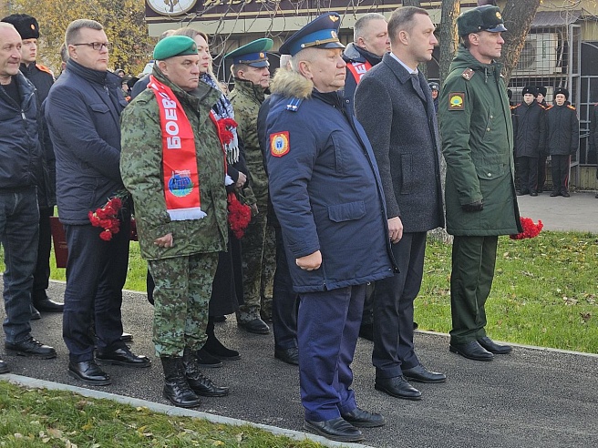В Саратове открыли памятник кадетам