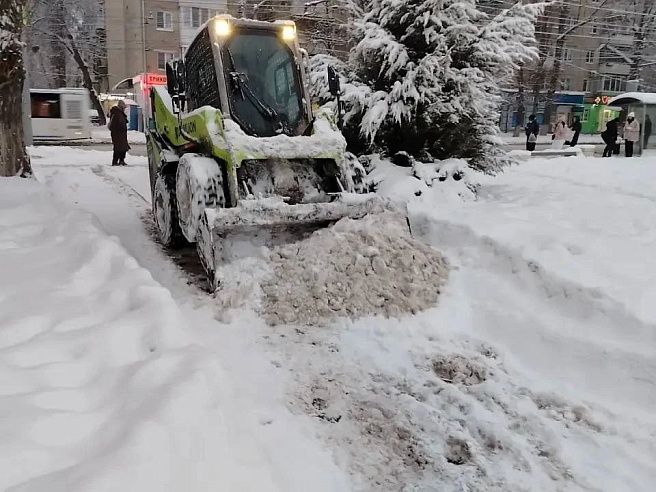 Глава Саратова Исаев провел совещание с  главами районов и руководителями коммунальных служб