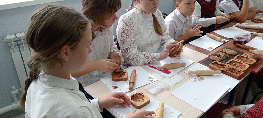 Жители Маркса выстроились в очередь в библиотеку