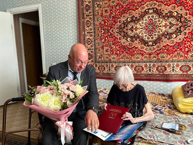 Саратовский ветеран Елена Власова отметила 107-й день рождения