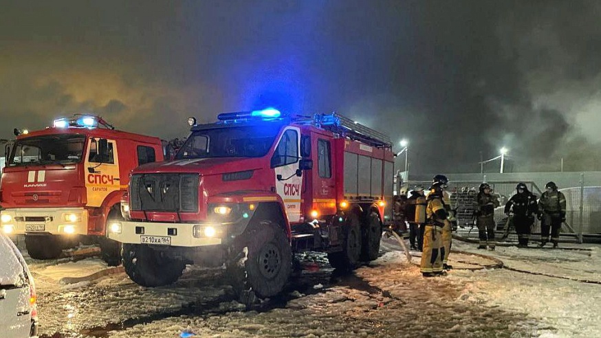 Ночью в Саратове горел автосалон на Шехурдина