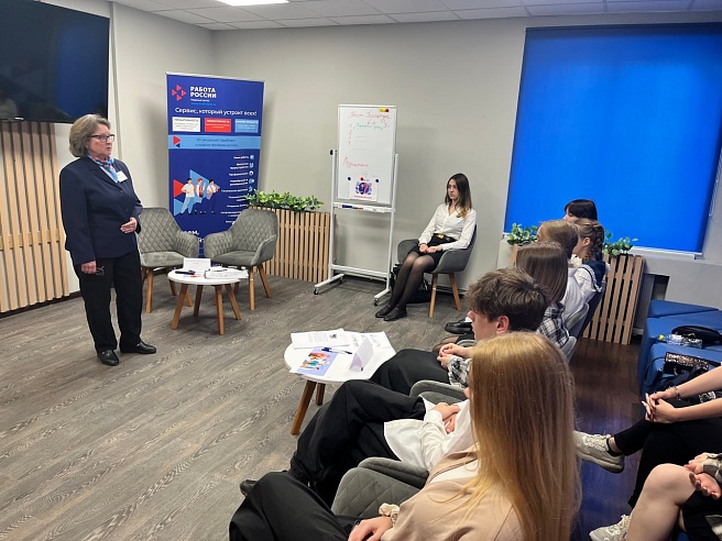 Более 9,5 тысяч саратовских подростков нашли летнюю подработку 