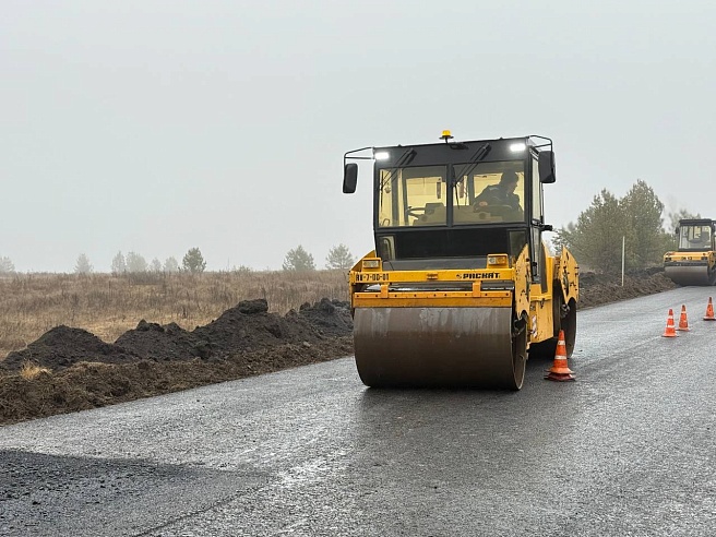 Ремонт 15-километровой трассы в Базарно-Карабулакском районе завершат на полгода раньше