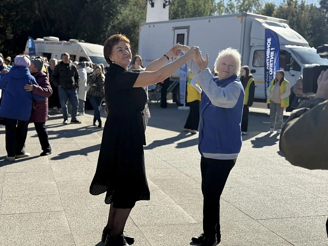 Для серебряных волонтеров области провели масштабный фестиваль 