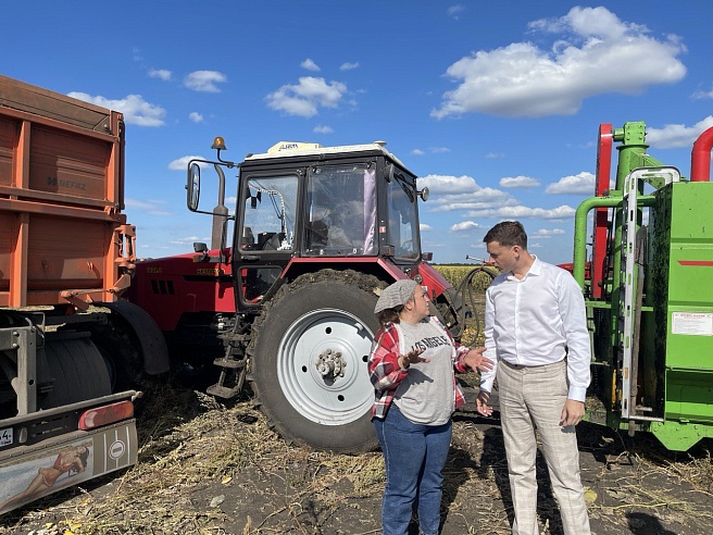 В Петровском районе начали уборку "грызовой" тыквы