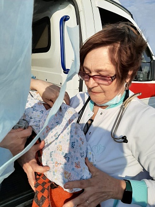 Санавиация забрала в Саратов новорожденного с кровоизлиянием
