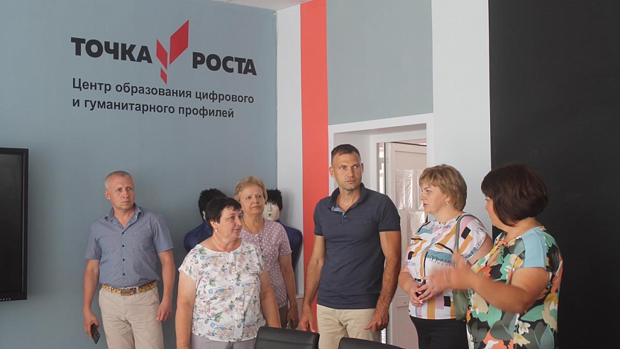В Саратовской области проверили ход ремонта спортзалов