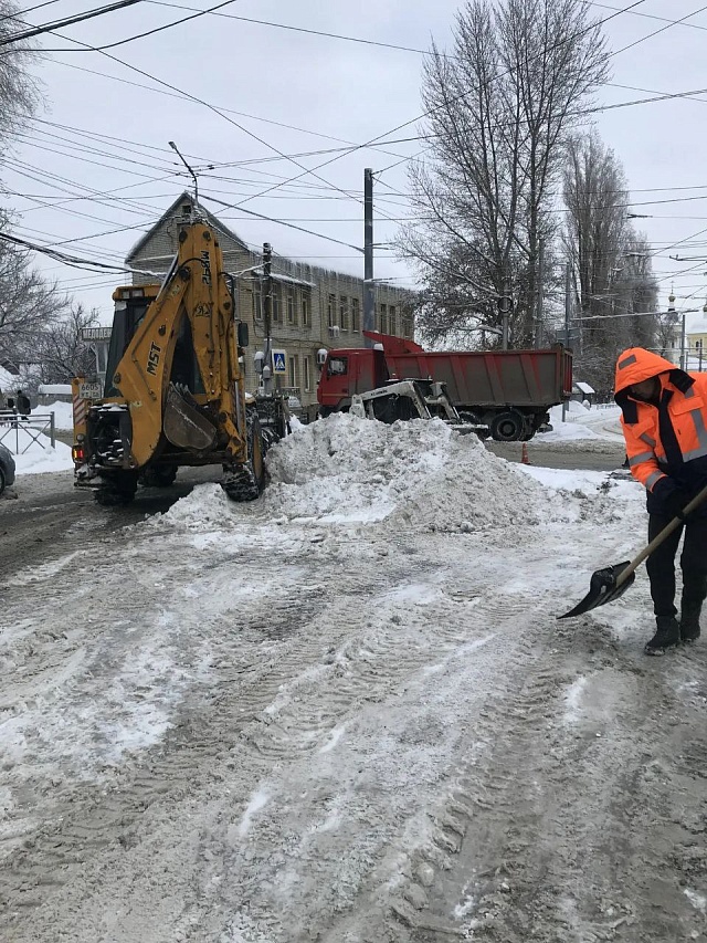 В 33 районах Саратовской области сегодня шел снег