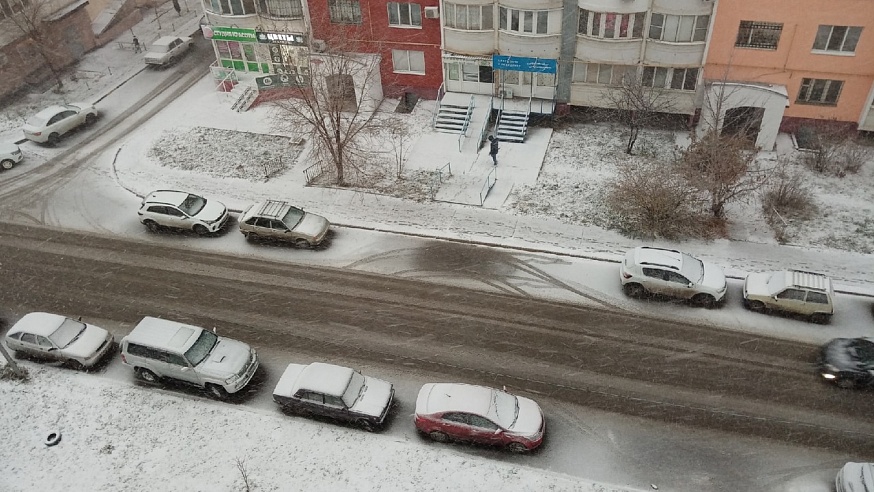 В Саратове метель: МЧС предупреждает о снежных заносах на дорогах