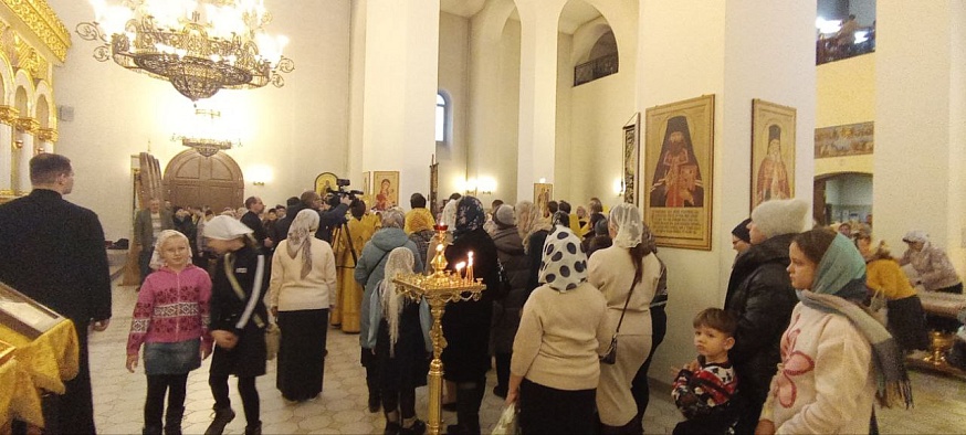 В Саратов привезли ковчег с частицей мощей святителя Спиридона Тримифунтского