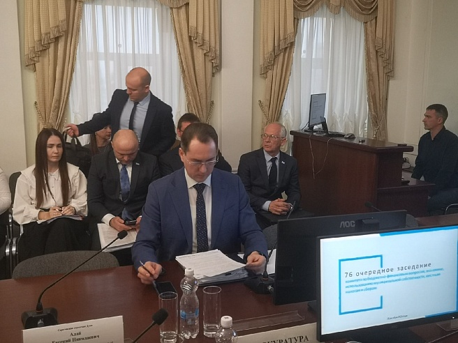 Со Славянской площади в Саратове уберут строительный мусор