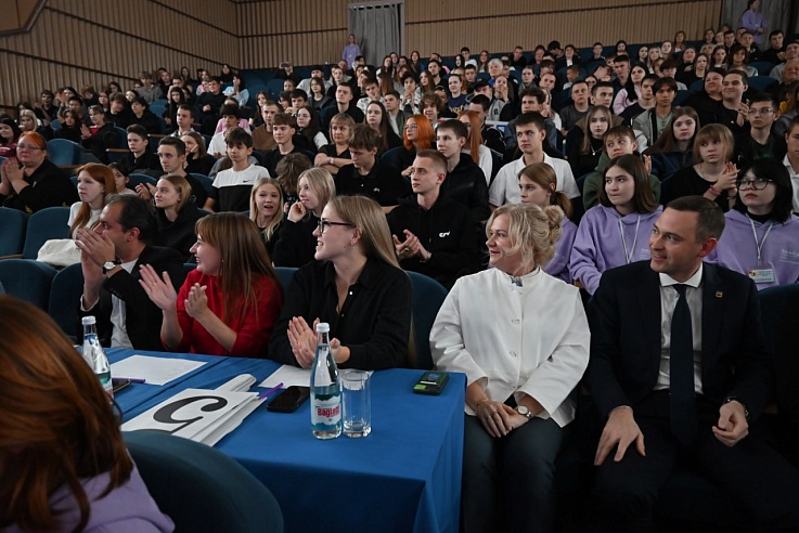 Энгельс принял полуфинал официальной Лиги "КВН на Волге"