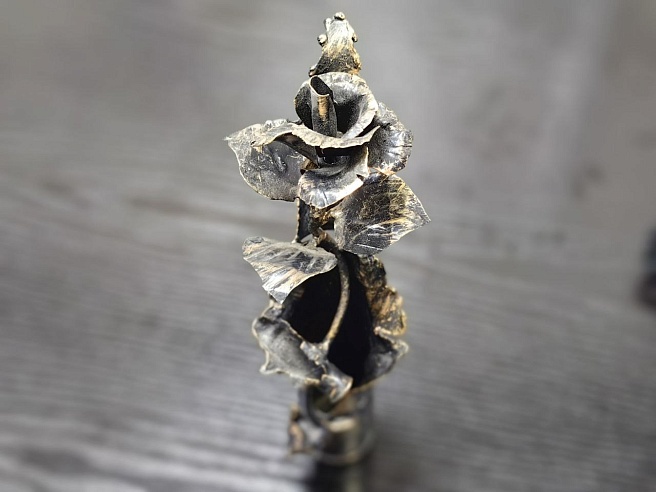 Саратовские бойцы передали в музей СВО экспонат из разорвавшихся боеприпасов