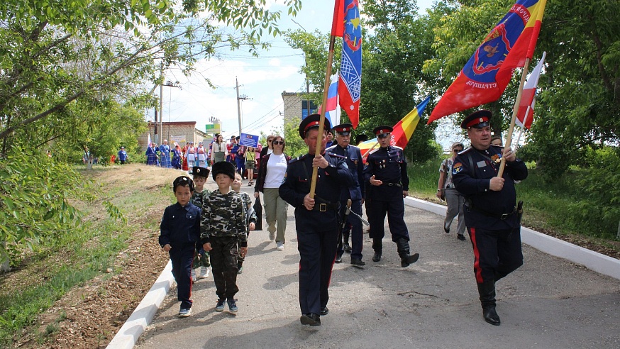 Под Саратовом впервые прошел фестиваль "Казачья застава"