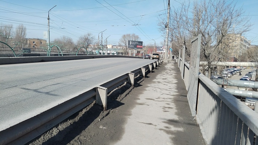 В Заводском районе расширят проезжую часть моста над железной дорогой
