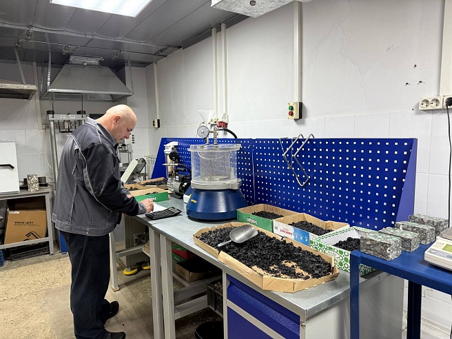 Ремонт 15-километровой трассы в Базарно-Карабулакском районе завершат на полгода раньше