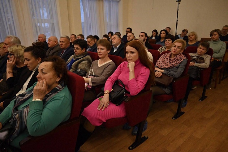 Глава Энгельсского района отчитался перед жителями