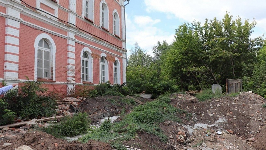 Панков предложил восстановить здание детдома и отремонтировать тротуары в Воскресенском