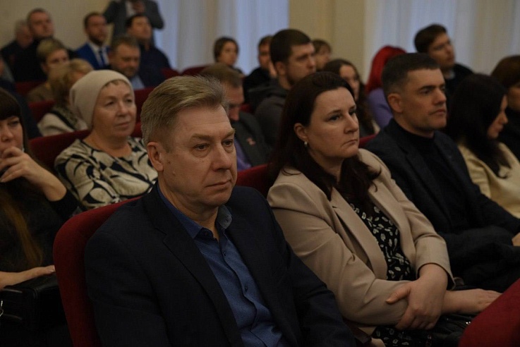 Глава Энгельсского района отчитался перед жителями