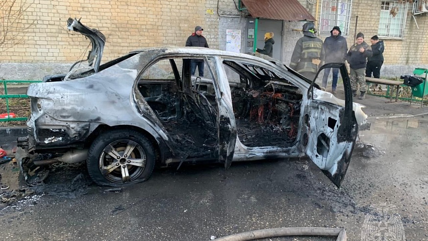В Заводском районе дотла сгорел автомобиль