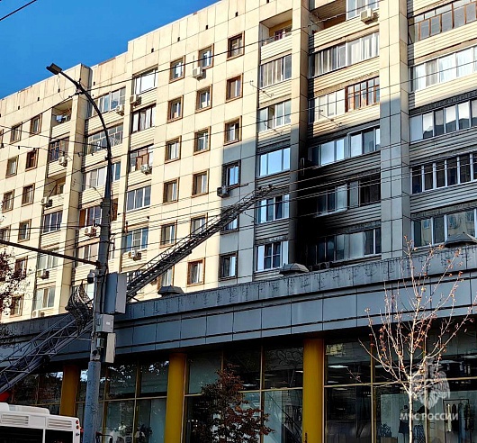В центре Саратова из-за пожара в многоэтажке эвакуировали 11 человек