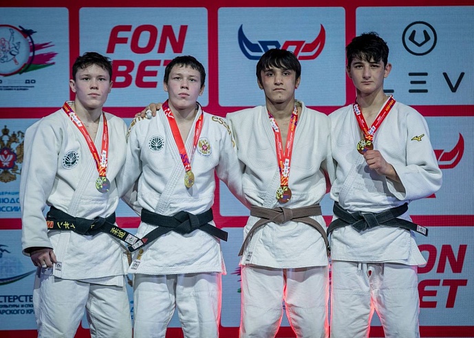 Братья из Саратова боролись друг против друга на соревнованиях по дзюдо