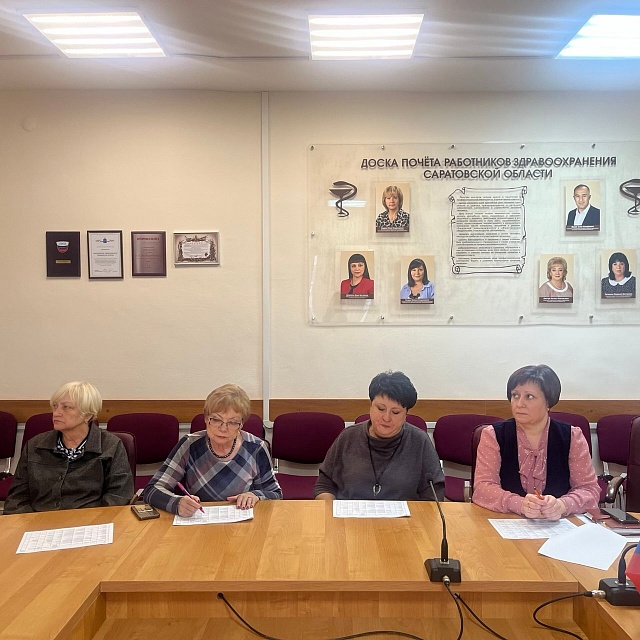 В Саратовской области по программе "Земский врач/Земский фельдшер" привлечено 85 медицинских специалистов